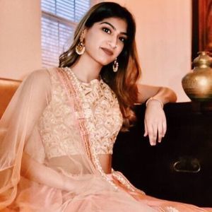 Meet your Posher, Mansi